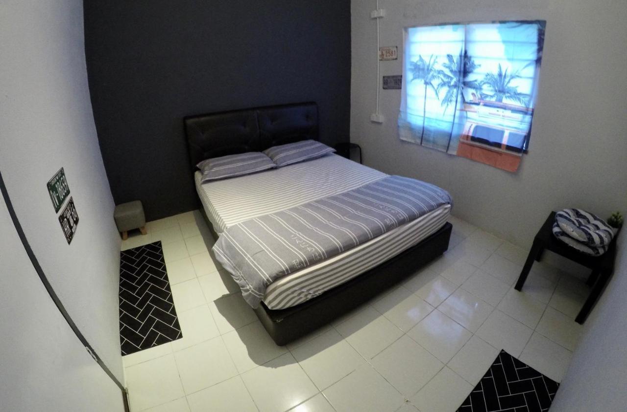 Хостел Boxpackers Langkawi Пантай-Сенанг Экстерьер фото